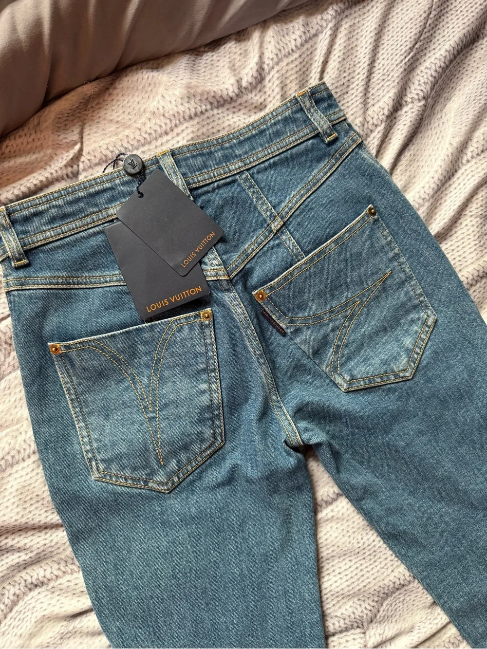 Louis Vuitton Lady Mid-Blue SKinny Denim Jeans 26” waist